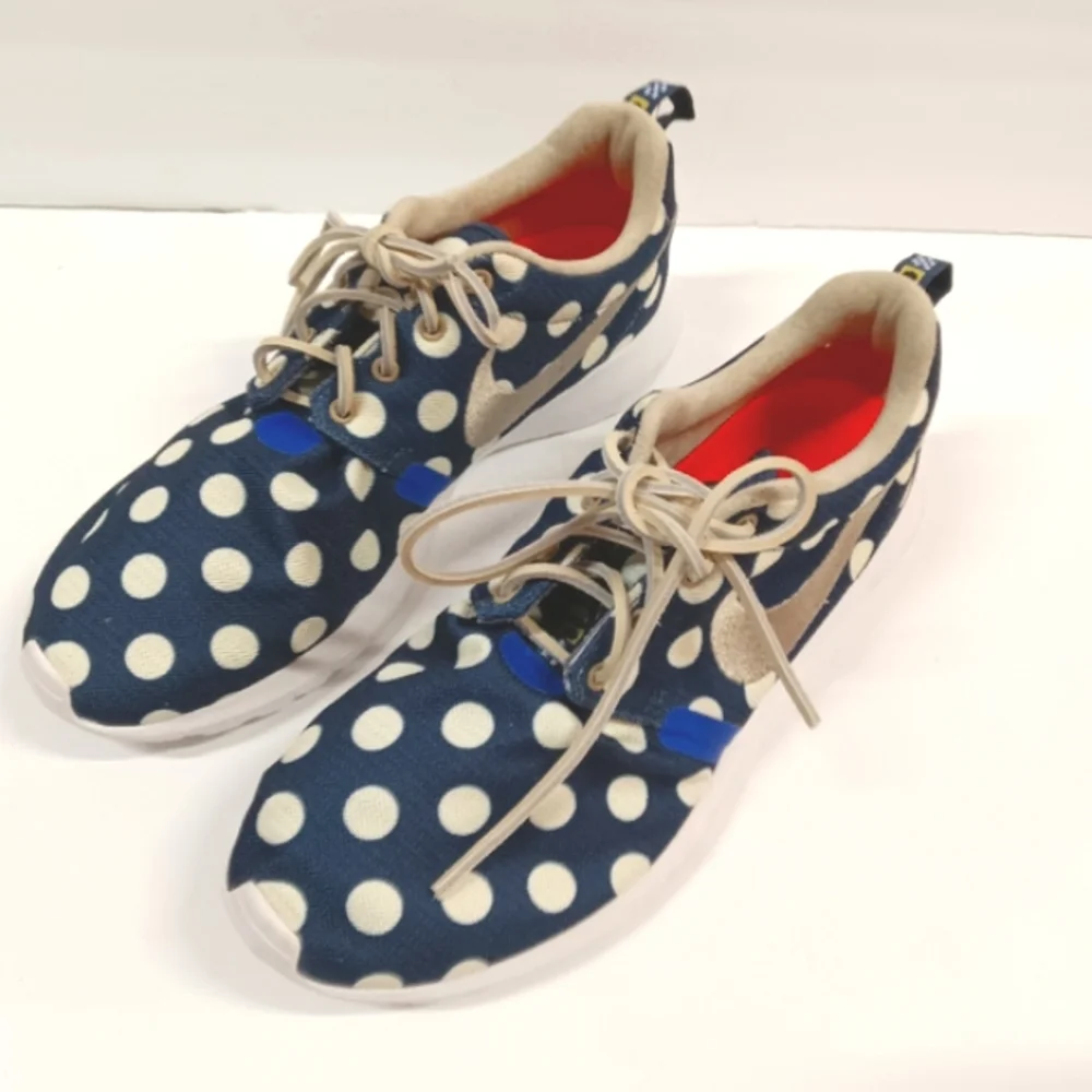 RARE NIKE RosheRun Men's 2014 World Cup Sneaker NYC Edition